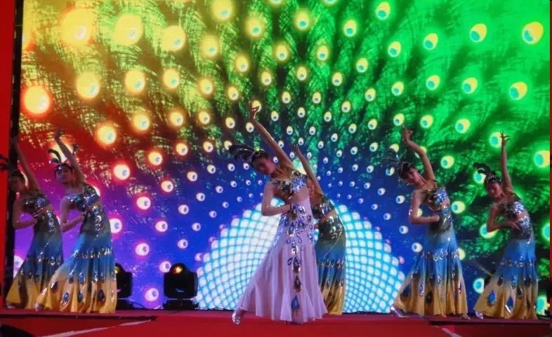 舞蹈《吉祥孔雀》